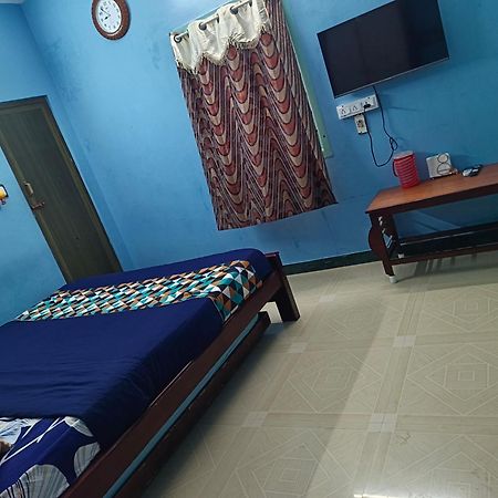 Blue Waves Homestay Пудучеррі Екстер'єр фото