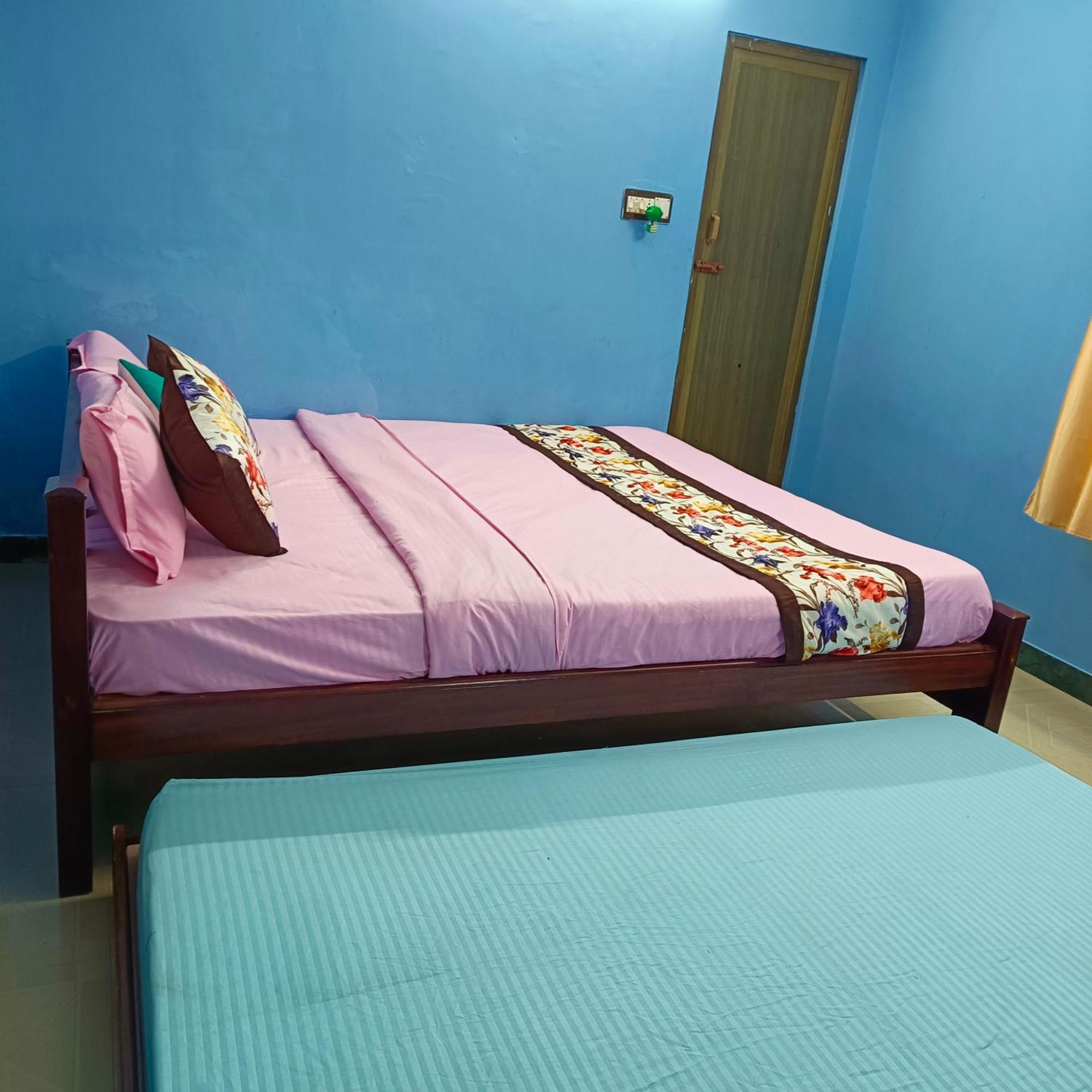 Blue Waves Homestay Пудучеррі Екстер'єр фото